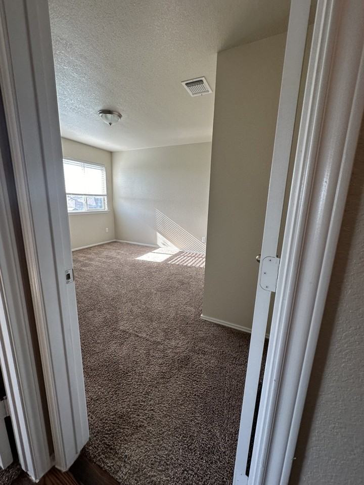 5712 Stonehaven Drive - Photo 7 of 24