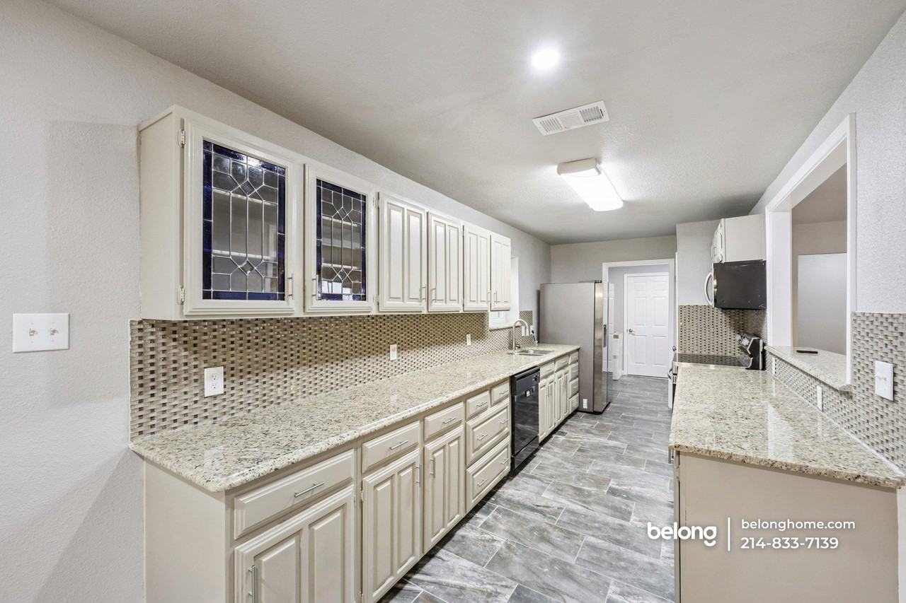 1710 Duncan Way - Photo 6 of 16