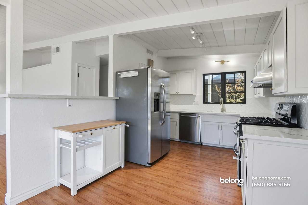 1611 Van Buren Street - Photo 5 of 20