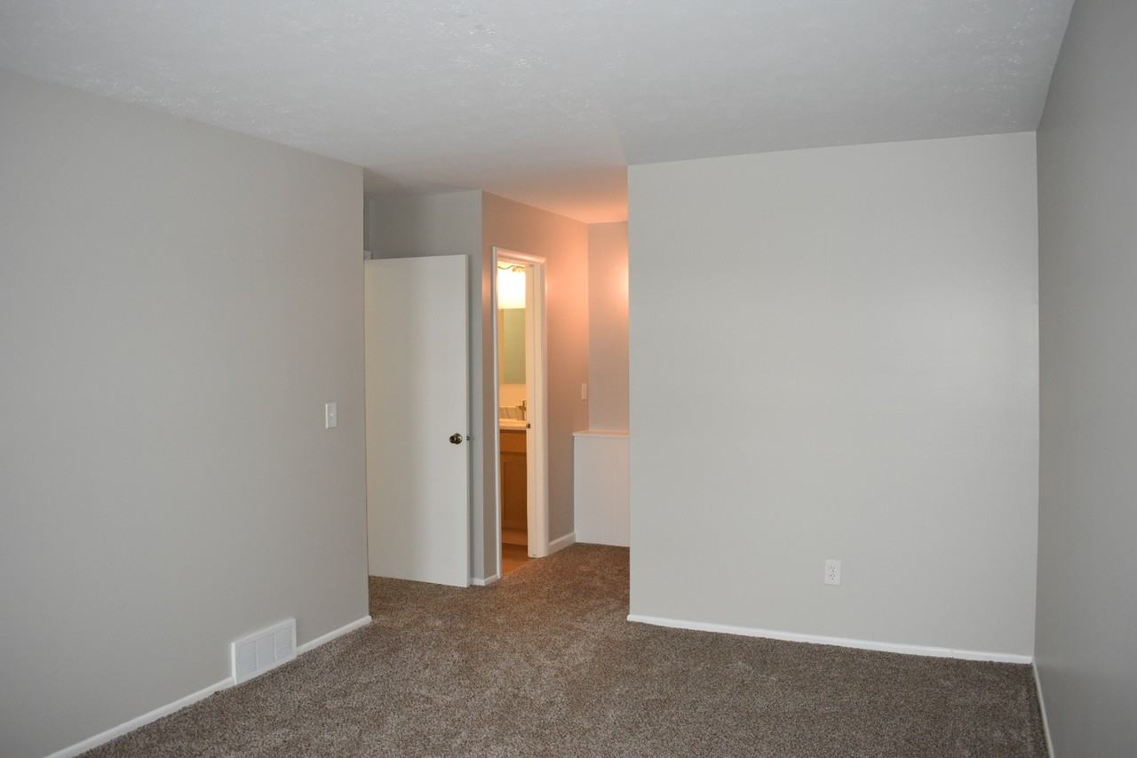 7970 Mentor Avenue #D5 - Photo 7 of 10