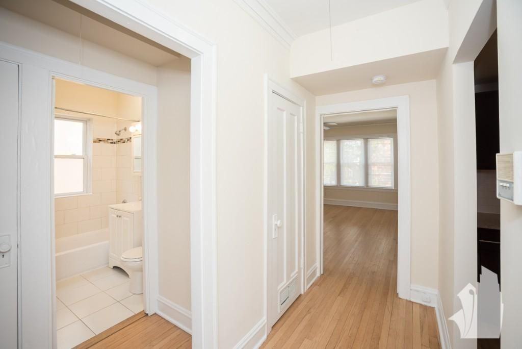 5208 North Leavitt Street - Photo 3 of 11