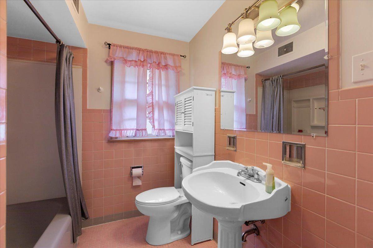 5408 Harvard Ter - Photo 2 of 16