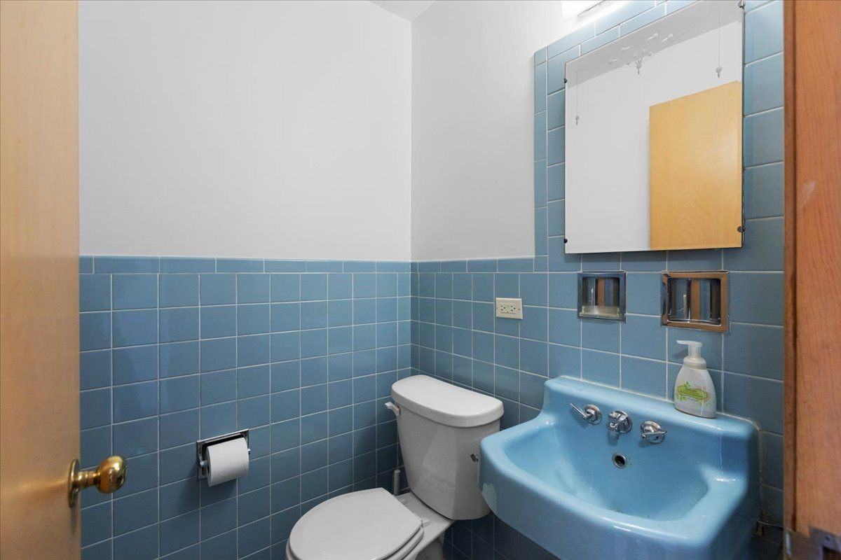 5408 Harvard Ter - Photo 3 of 16