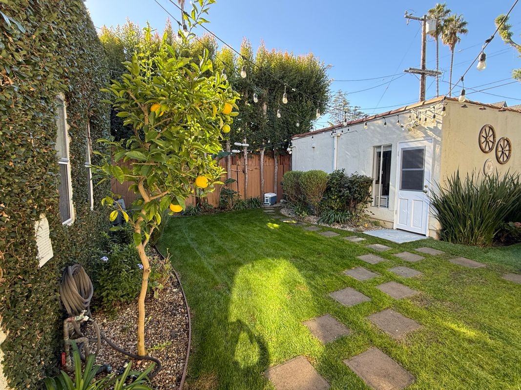 471 South La Peer Drive - Photo 4 of 5