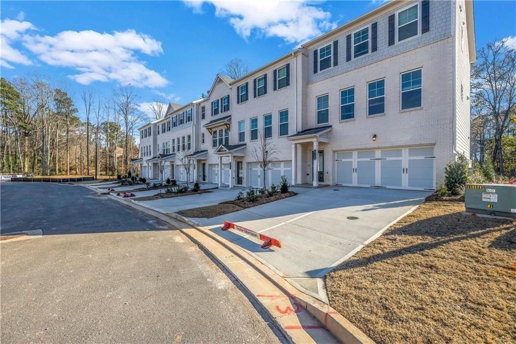 5772 Schelton Place - Photo 2 of 24