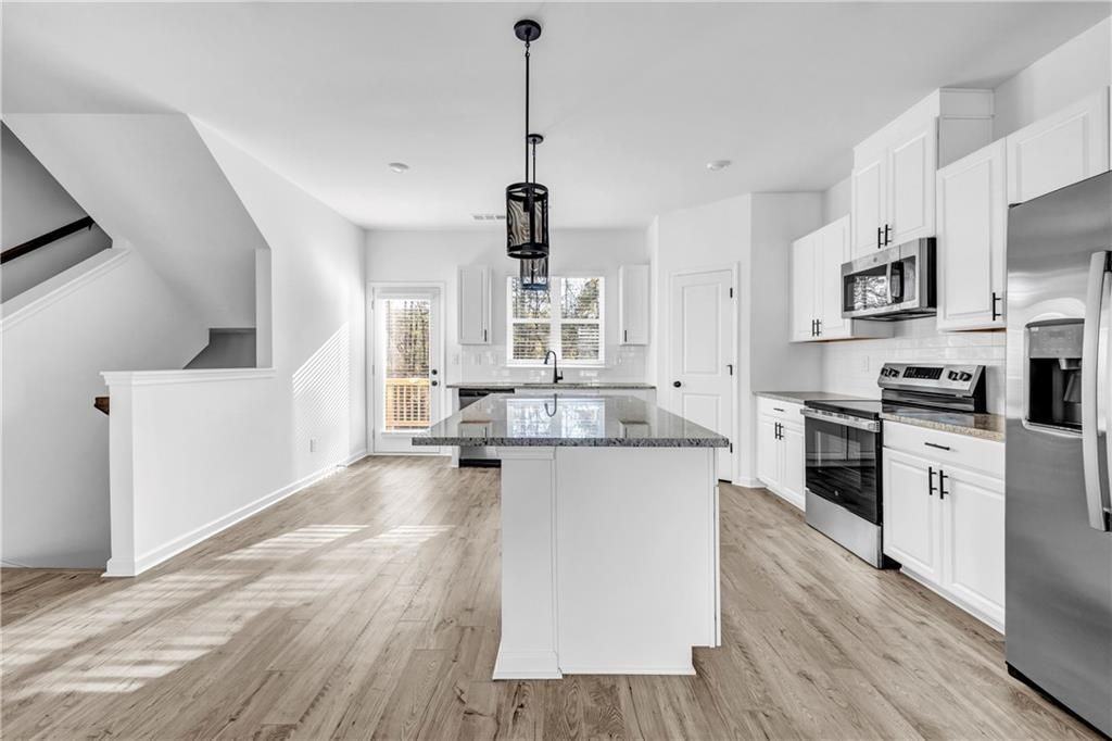 5772 Schelton Place - Photo 7 of 24