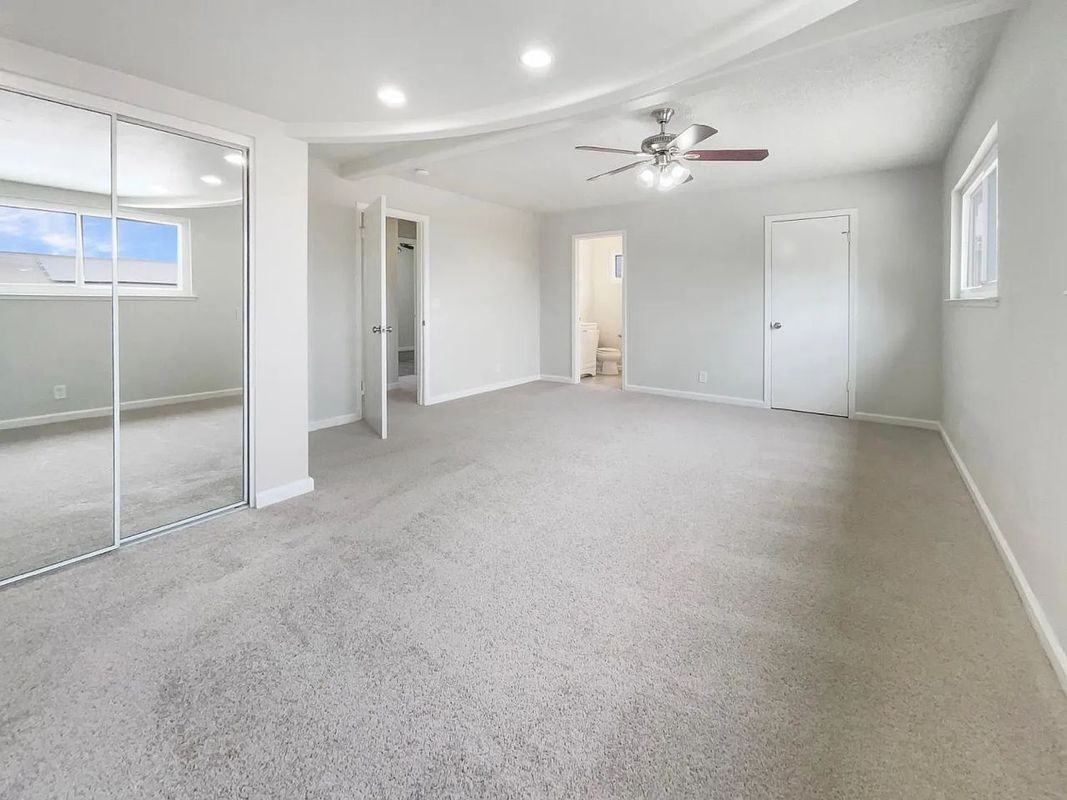 5922 Hillsdale Boulevard - Photo 7 of 12