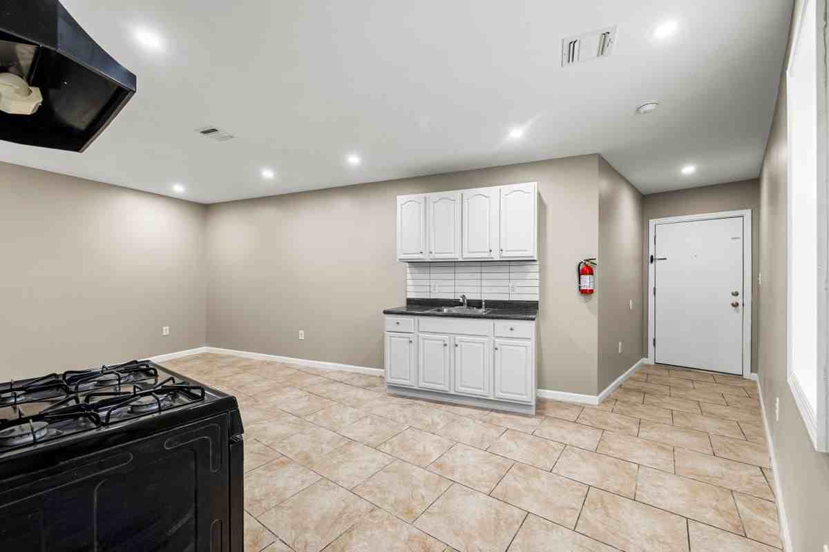 46 Jefferson Street ##2 - Photo 4 of 11