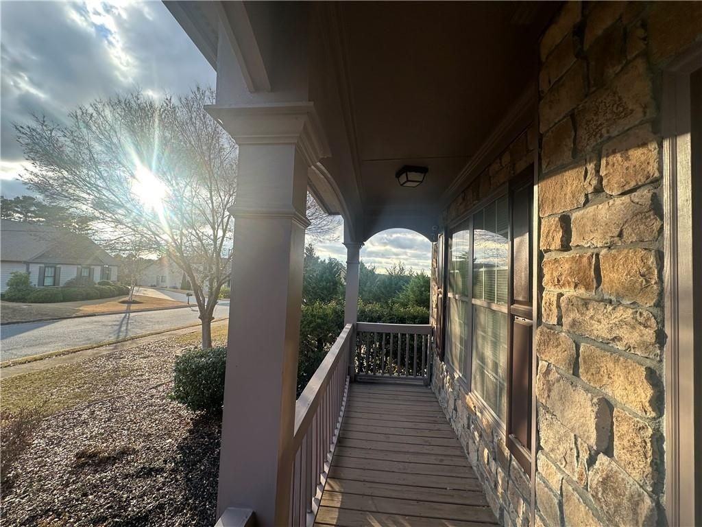 61 Longwood Court - Photo 4 of 50