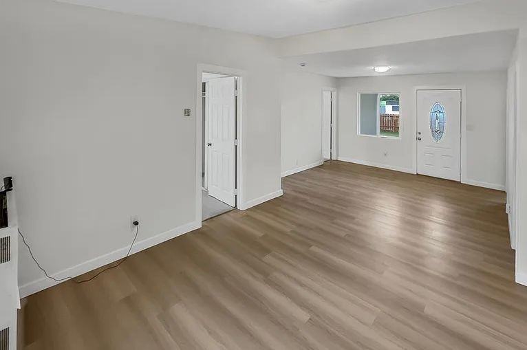 10692 Sycamore Avenue - Photo 2 of 17