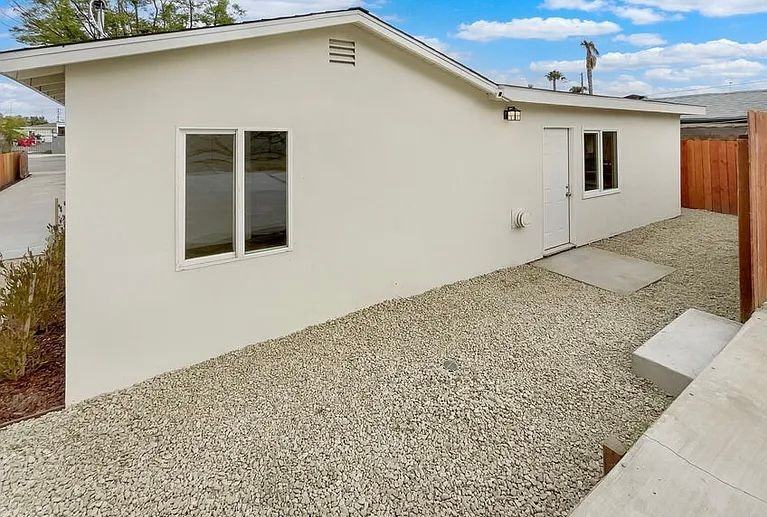 10692 Sycamore Avenue - Photo 6 of 17