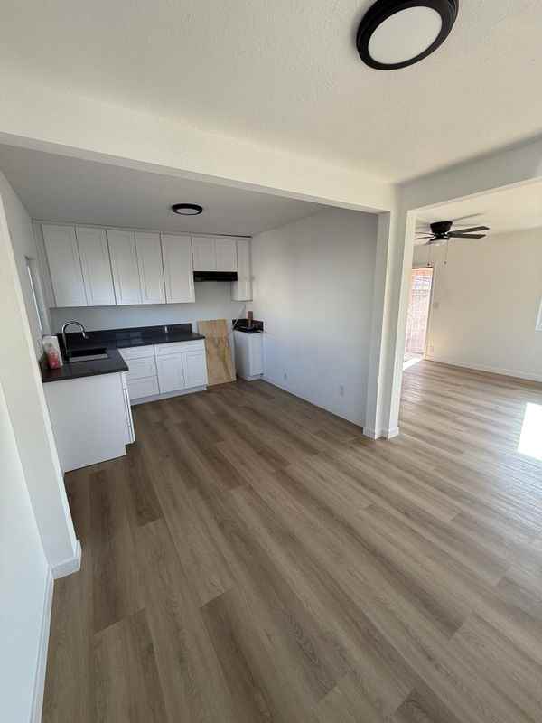 10752 Weigand Avenue - Photo 3 of 8