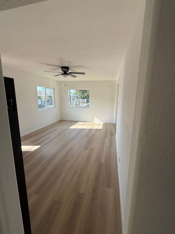 10752 Weigand Avenue - Photo 4 of 8