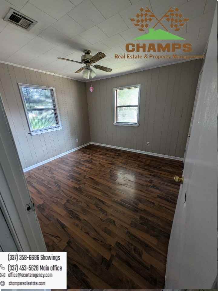 303 Bloomfield Drive - Photo 4 of 8