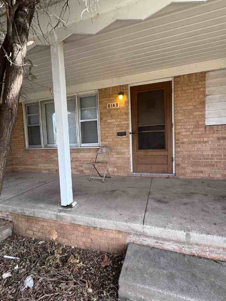 6149 E Boston St - Photo 3 of 10