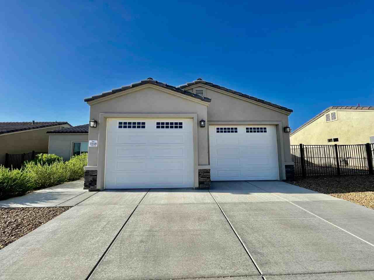 2259 E Robby Loop - Photo 2 of 36