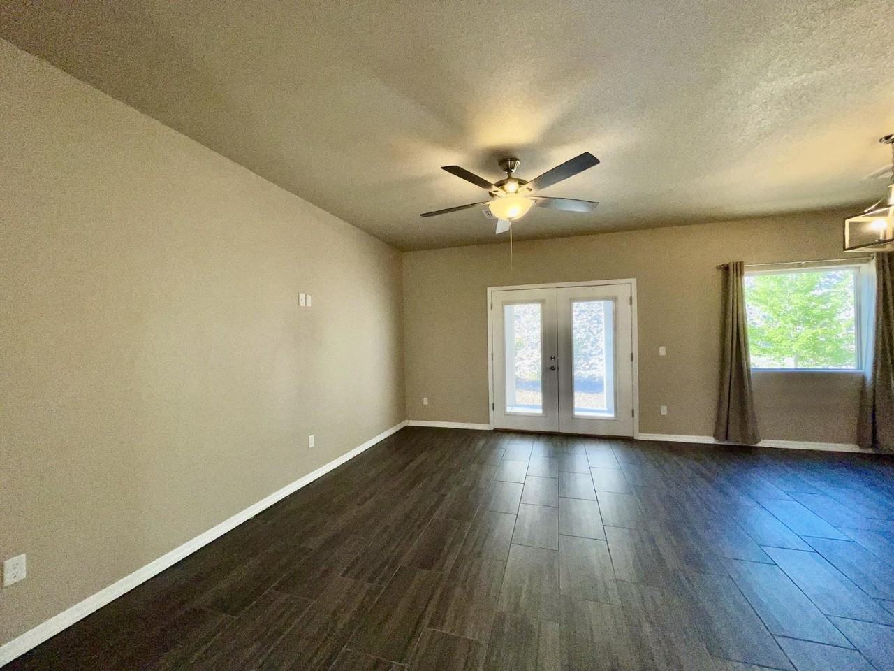 2259 E Robby Loop - Photo 7 of 36