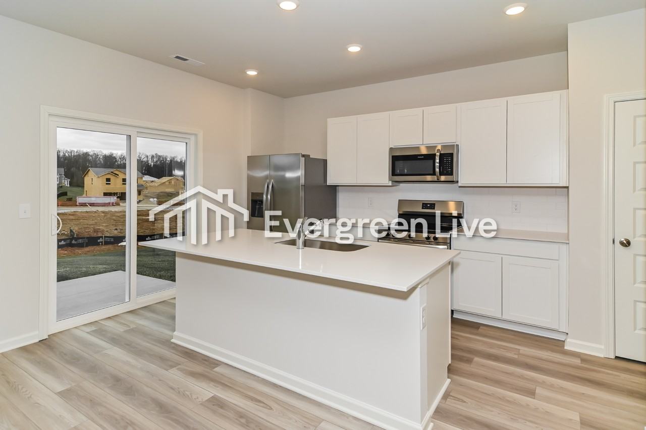 907 Moray Ln - Photo 3 of 16