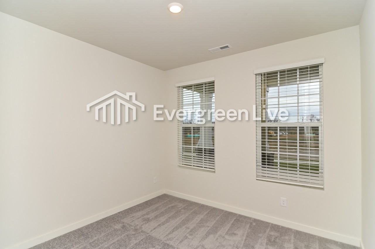 2158 Daniel Johnson Way - Photo 7 of 16