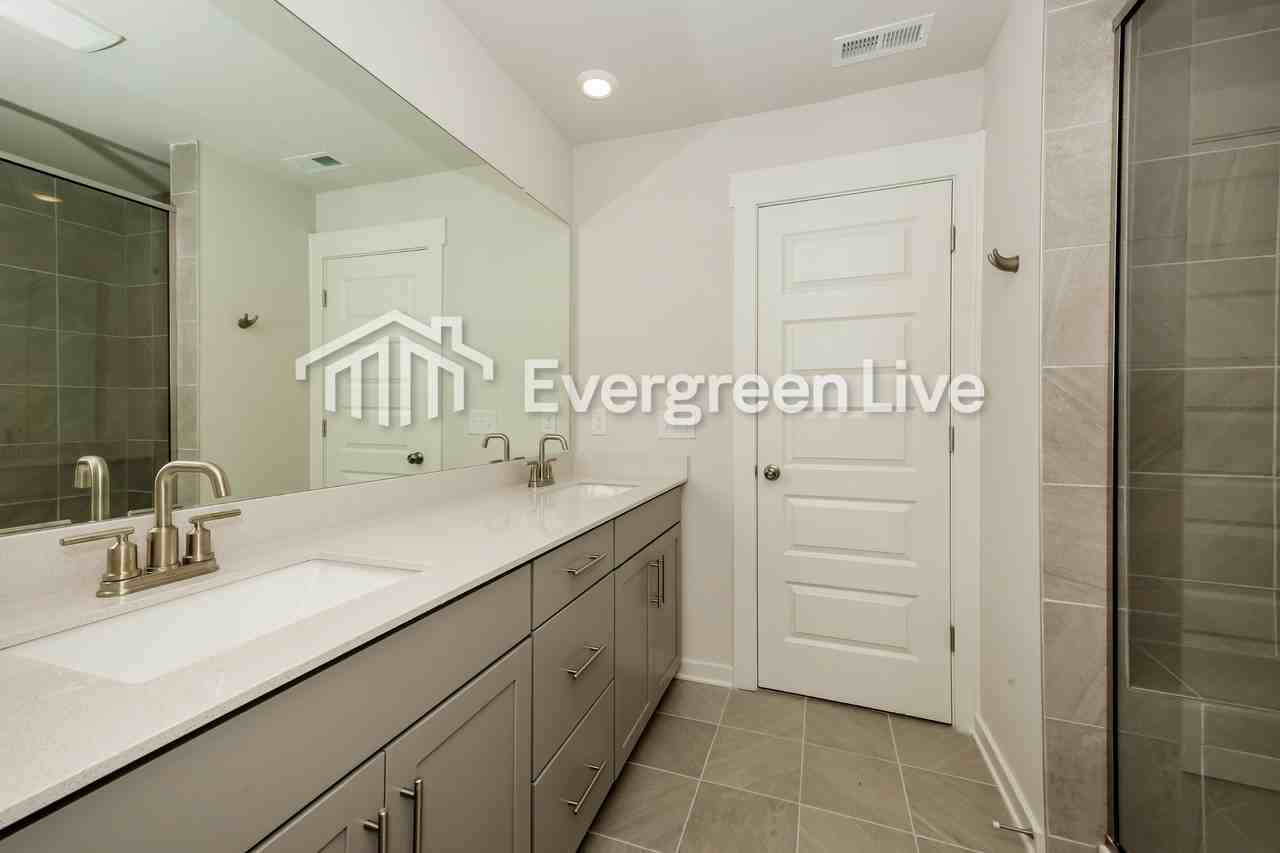 3423 Shigo St - Photo 5 of 15