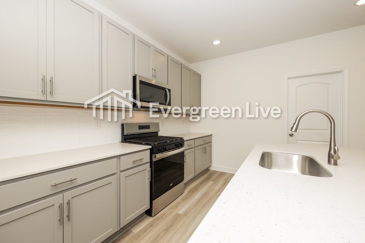 806 Averitt Ln - Photo 4 of 16