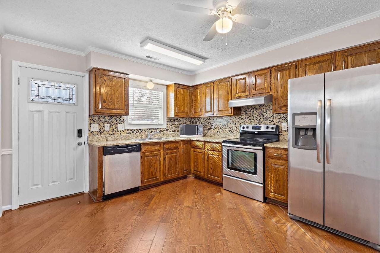 1102 Palmerton Drive - Photo 4 of 8