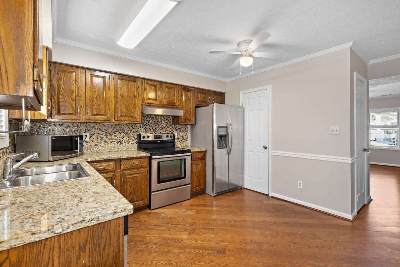 1102 Palmerton Drive - Photo 5 of 8