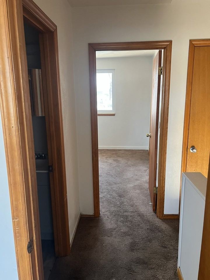 623 Dudley Avenue #B - Photo 7 of 8