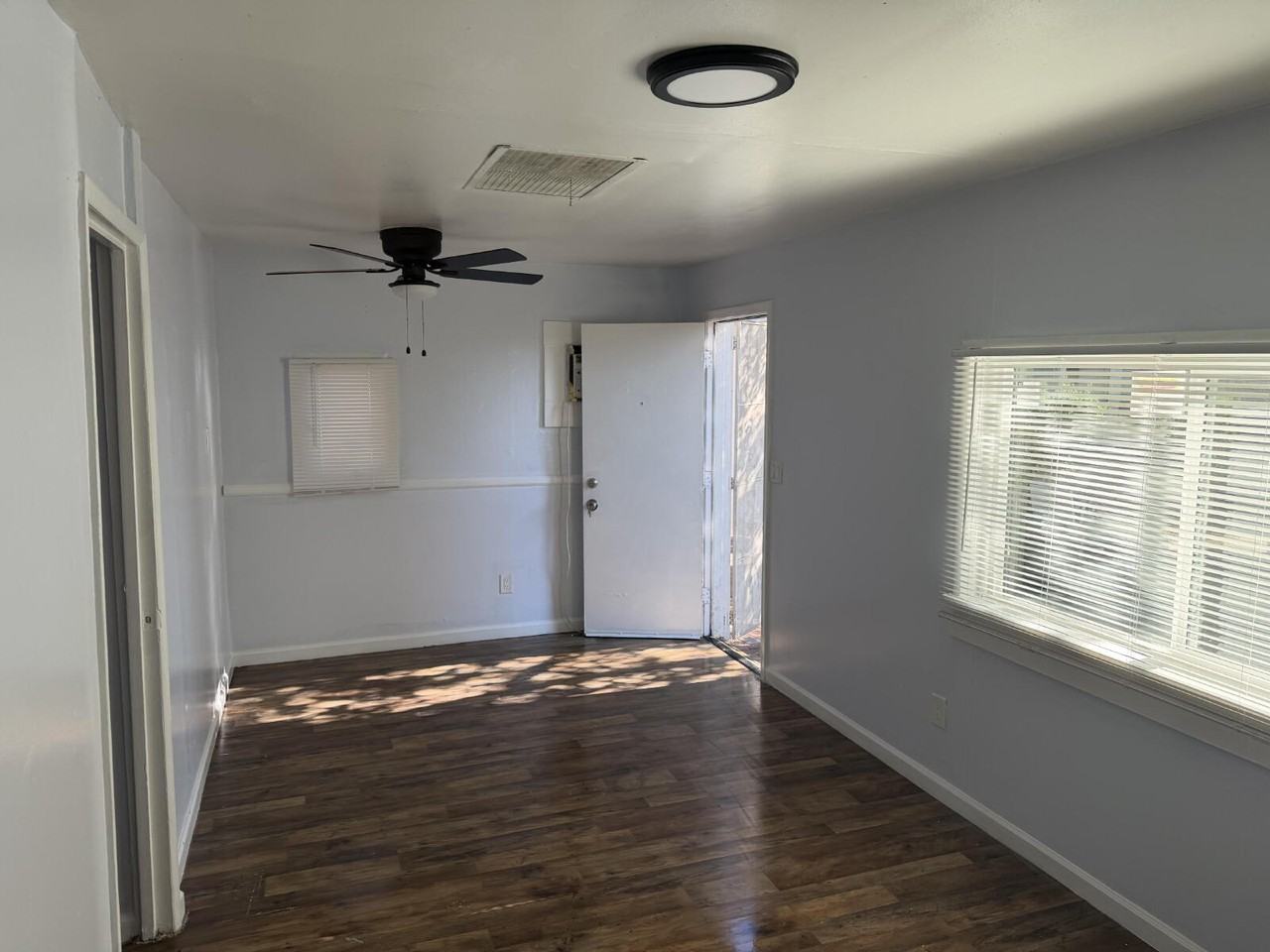 322 E Vogel Ave Unit C - Photo 6 of 15