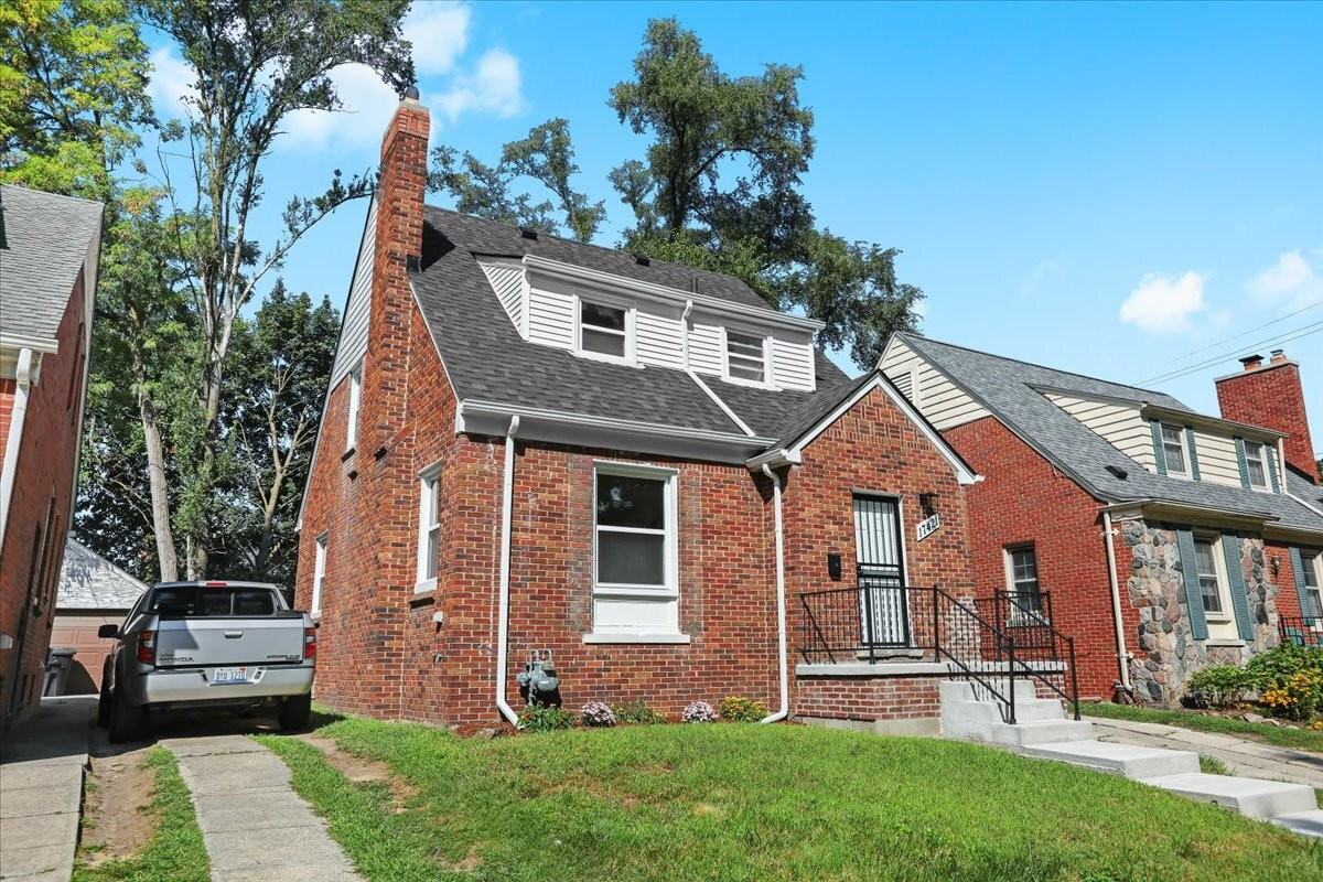 17421 Quincy Street - Photo 2 of 28