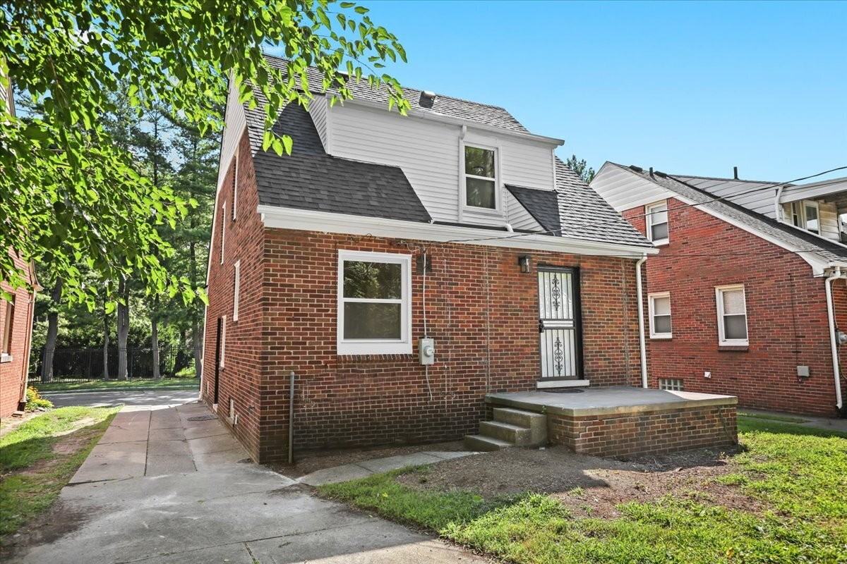 17421 Quincy Street - Photo 4 of 28