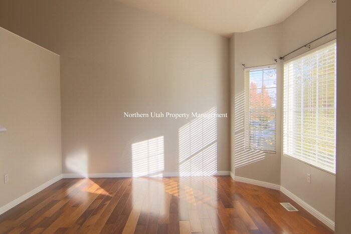 2790 West 2175 South - Photo 4 of 29