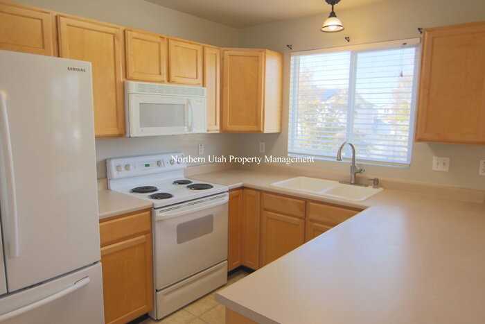 2790 West 2175 South - Photo 5 of 29