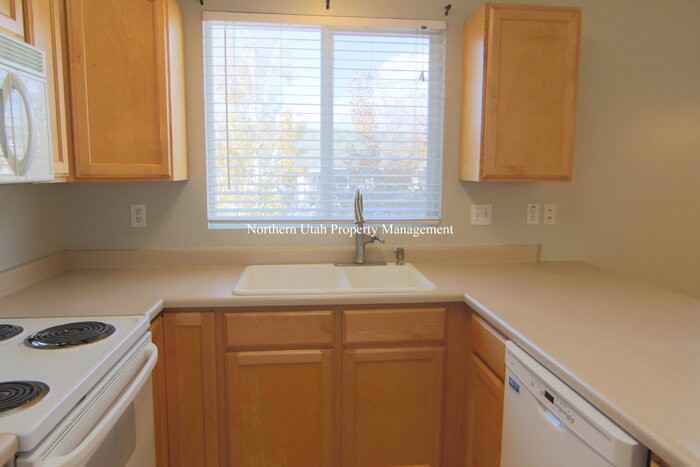 2790 West 2175 South - Photo 7 of 29