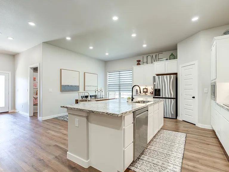 2929 138th Street - Photo 7 of 29