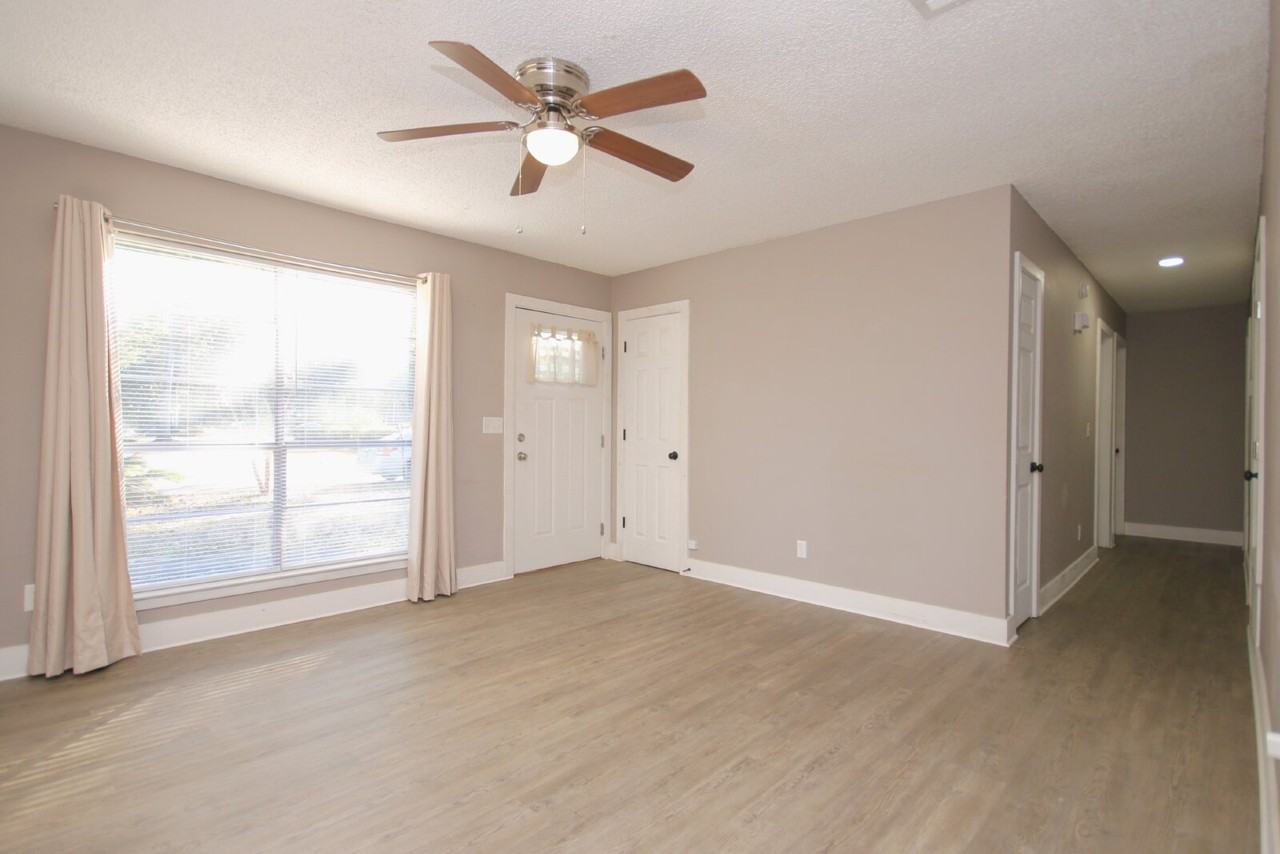 5180 Catalina St - Photo 3 of 21