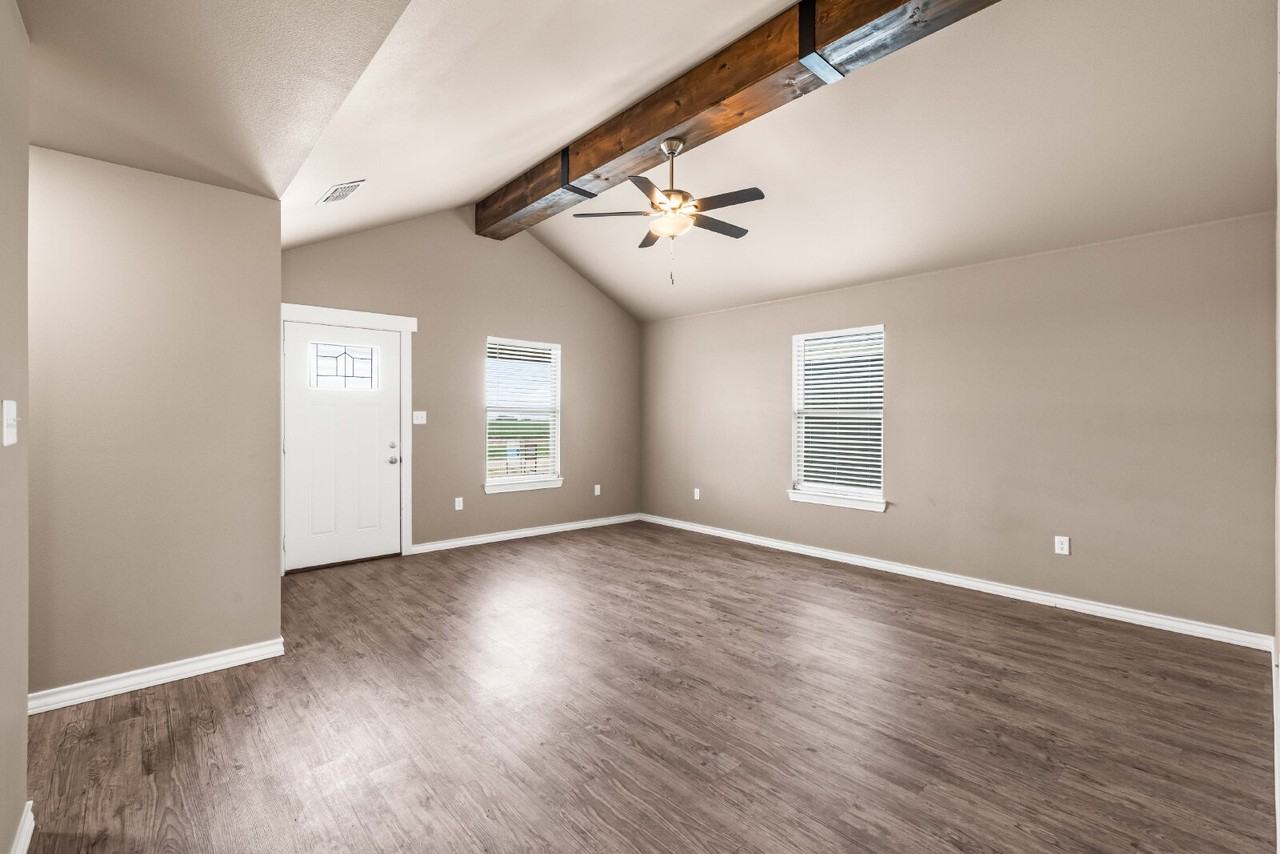 4212 East 64th Street - Photo 3 of 19