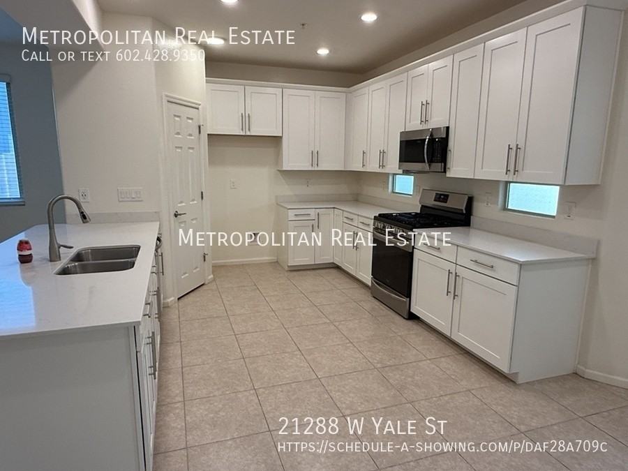 21288 West Yale Street - Photo 6 of 19