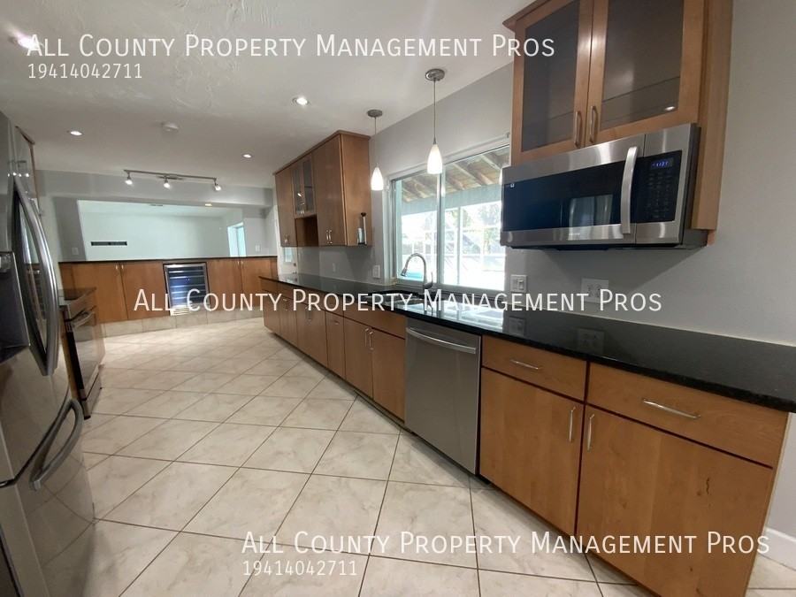 4440 Maceachen Boulevard - Photo 4 of 26