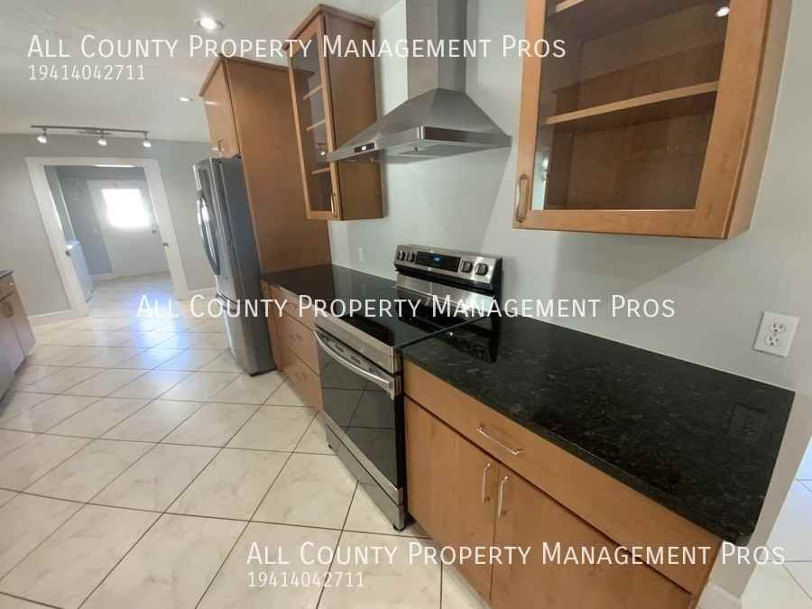 4440 Maceachen Boulevard - Photo 5 of 26