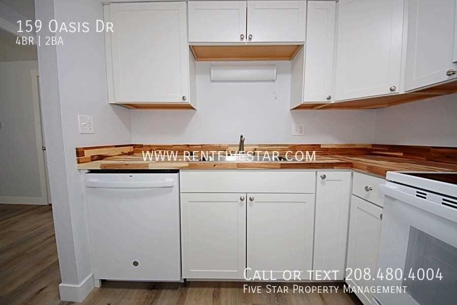 159 Oasis Dr - Photo 5 of 17