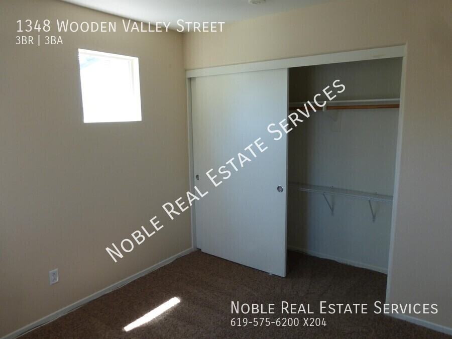 1348 Wooden Valley Street - Photo 4 of 12