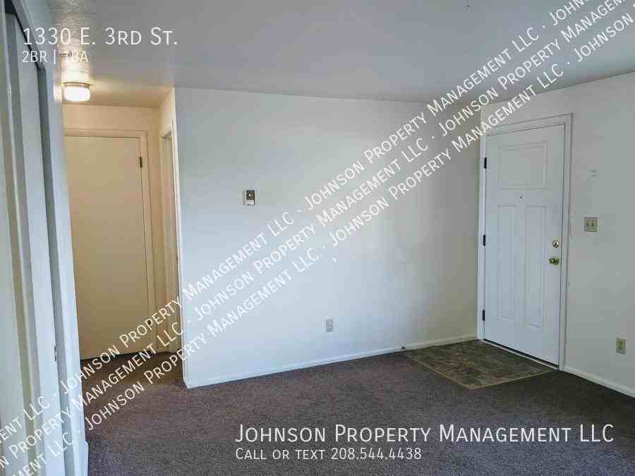 1330 Ne 3rd St - Photo 4 of 10