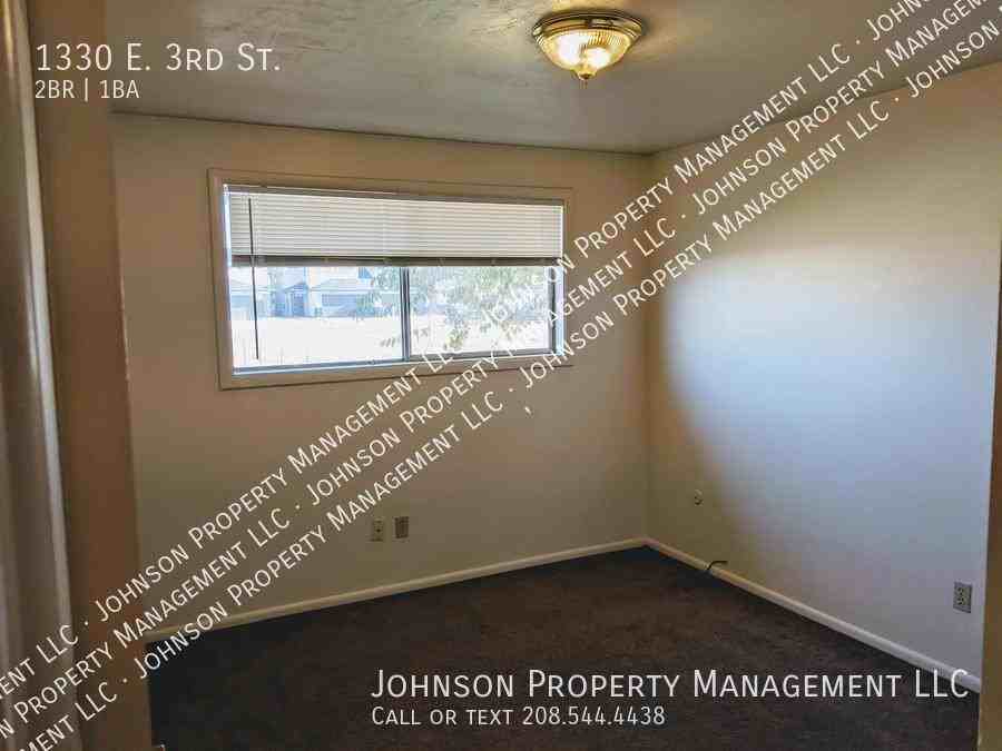 1330 Ne 3rd St - Photo 6 of 10