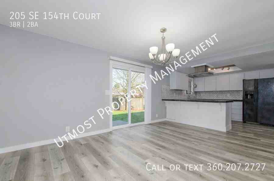 205 Southeast 154th Court - Photo 4 of 12