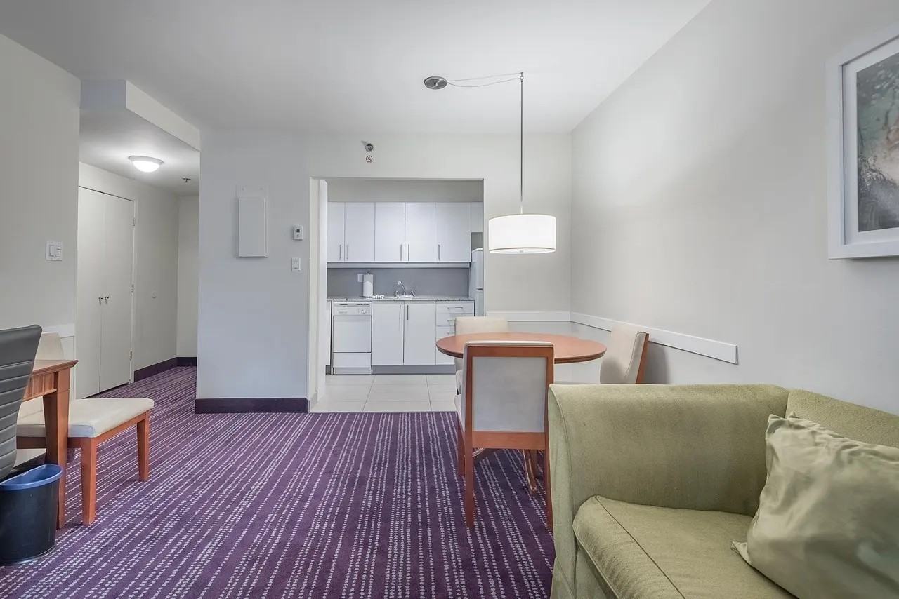 2170 Avenue Lincoln - Photo 3 of 13