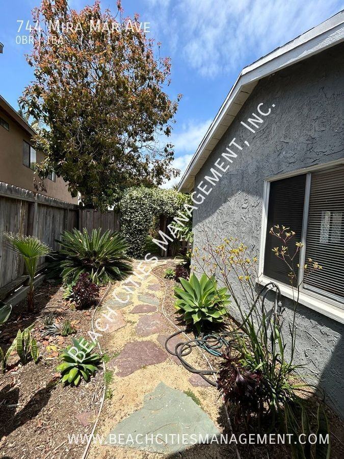 744 Mira Mar Ave - Photo 3 of 32