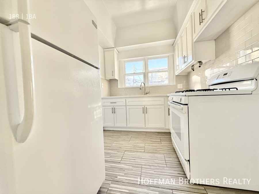 5447 Harold Way #8A - Photo 2 of 9