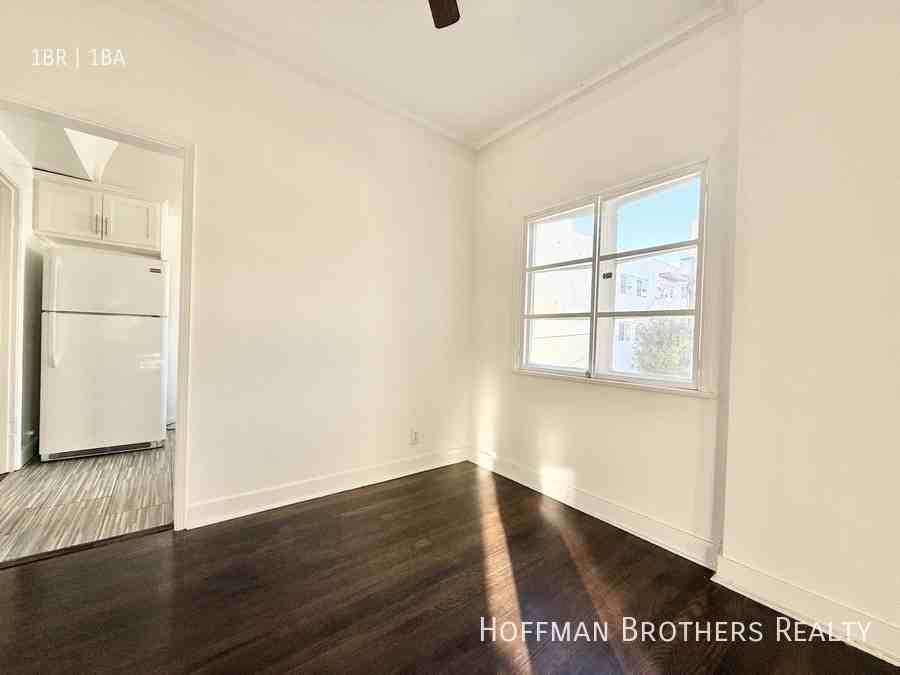 5447 Harold Way #8A - Photo 6 of 9