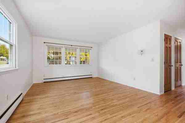 1439 McAfee St - Photo 7 of 12